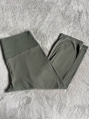 Lululemon Align Crop 21” size 16